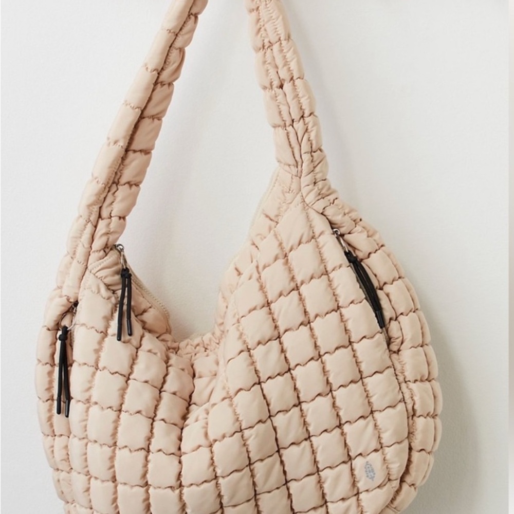 FP MOVEMENT CARRYALL QUILTED CREAM BAG GUC - Picture 4 of 5